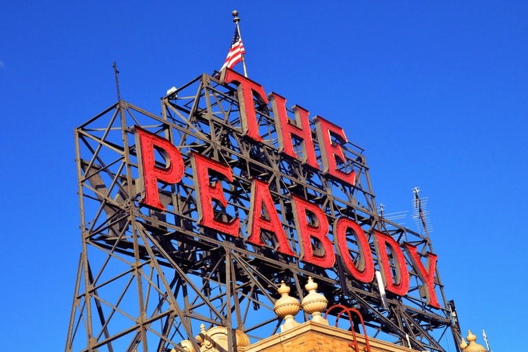 ビールストリートまで徒歩5分と、メンフィスならではのナイトライフを謳歌するのにぴったり。