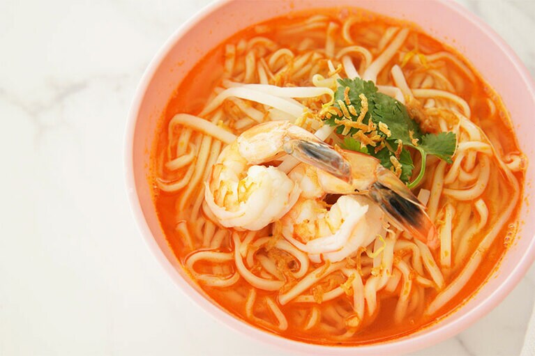 具だくさんにしたいなら、ゆで卵、ゆで豚も合います。