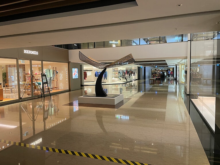 世界各国の高級ブランドの店舗が軒を連ねるリージェントギャラリア。