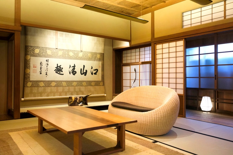 皇室の方々が利用された 離れ「有栖」。当時の趣を残しつつ改装し、現在は離れの客室として宿泊できる。