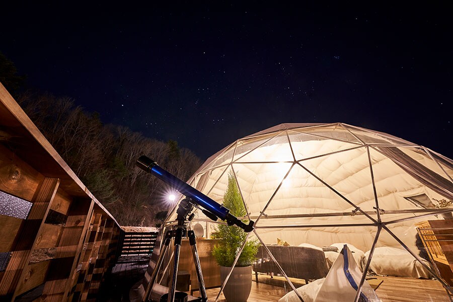 「ヒューストン」をイメージした客室。満天の星空を望遠鏡で楽しめる。