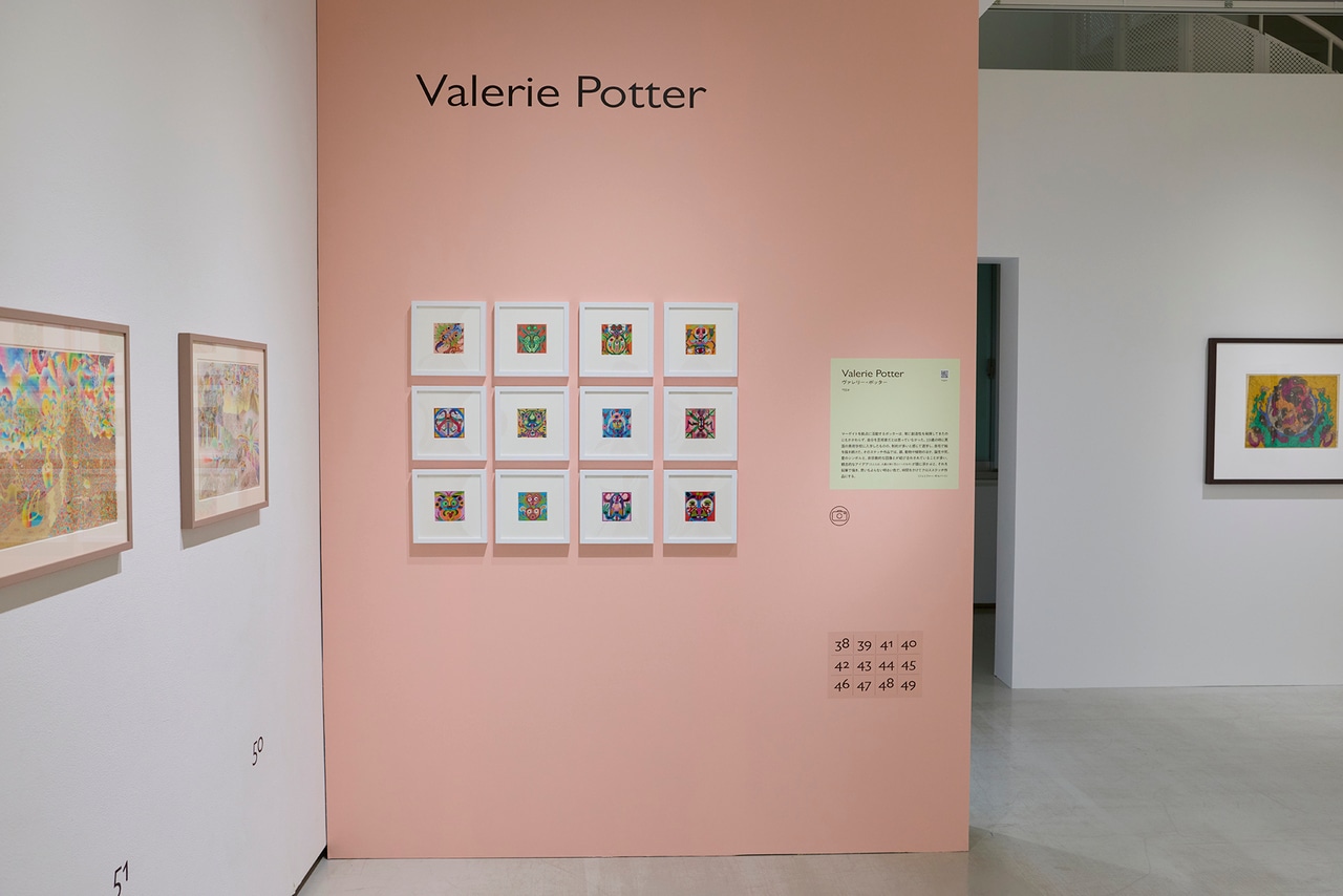 「未知なる世界と出会う　ー英国アール・ブリュット作家の現在（いま）」展示風景。撮影：柿島達郎