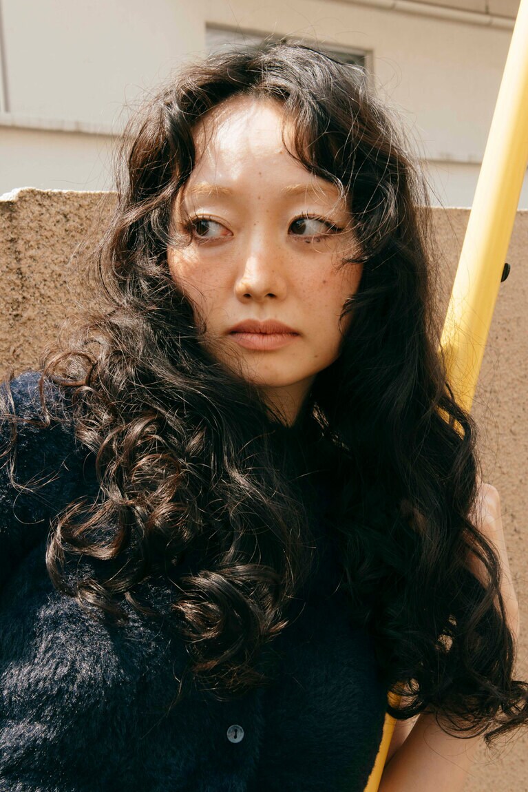 楽ちんなのに洒落る！　ロングカーリーヘア。