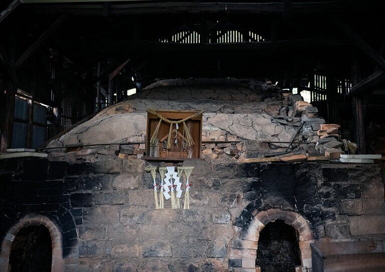 今や日本でも数少なくなった登り窯。