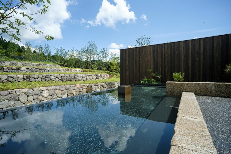 体操の後は爽快感のある朝風呂へ。大地のパワーをチャージ。