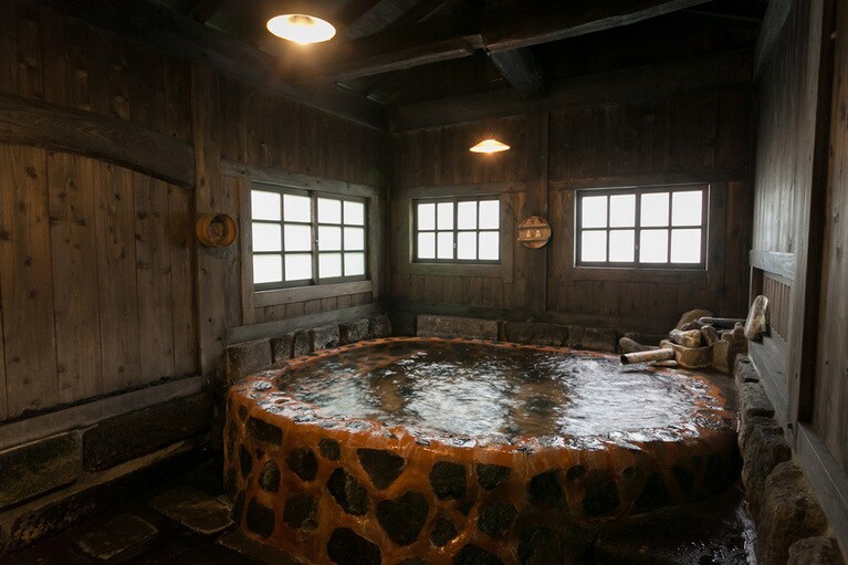 壁湯温泉 旅館 福元屋［大分／壁湯温泉］貸切風呂 切り出しの湯。