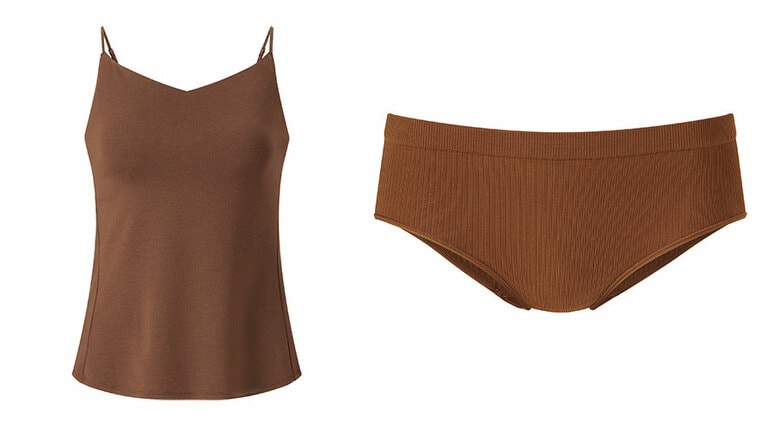 左から、エアリズムブラキャミソール(シルクブレンド) 1,990円(5月下旬販売予定)、シームレスショーツ(ヒップハンガー) 790円(5月下旬販売予定)。