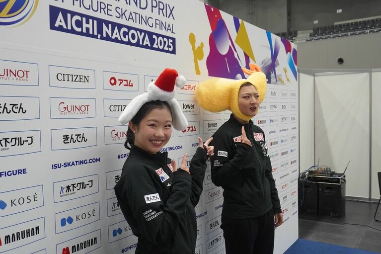 あと4枚…アリサ・リウが撮影した坂本花織＆中井亜美（アリサ・リウ公式Instagramより）