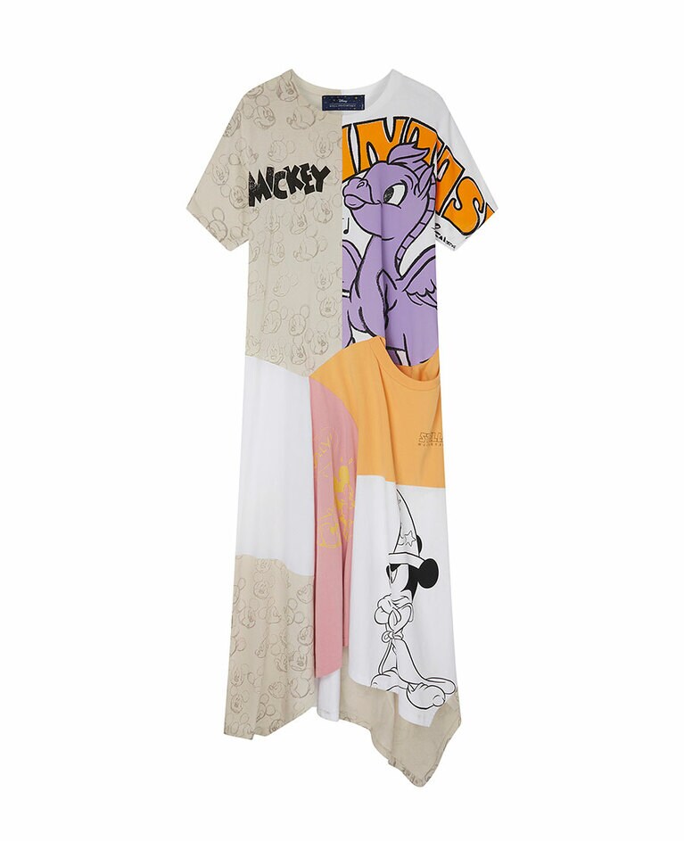 ドレス 128,700円。©Disney