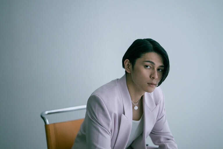 防空壕に行って長い時間撮影することもあったと眞栄田郷敦さん。