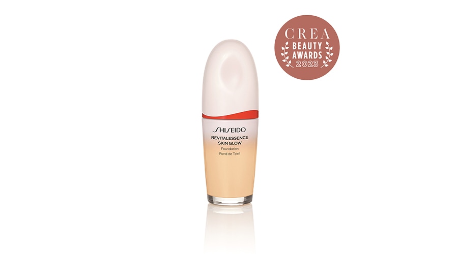 エッセンス スキングロウ ファンデーション SPF30・PA+++ 全12色 30mL 7,590円（編集部調べ）／SHISEIDO