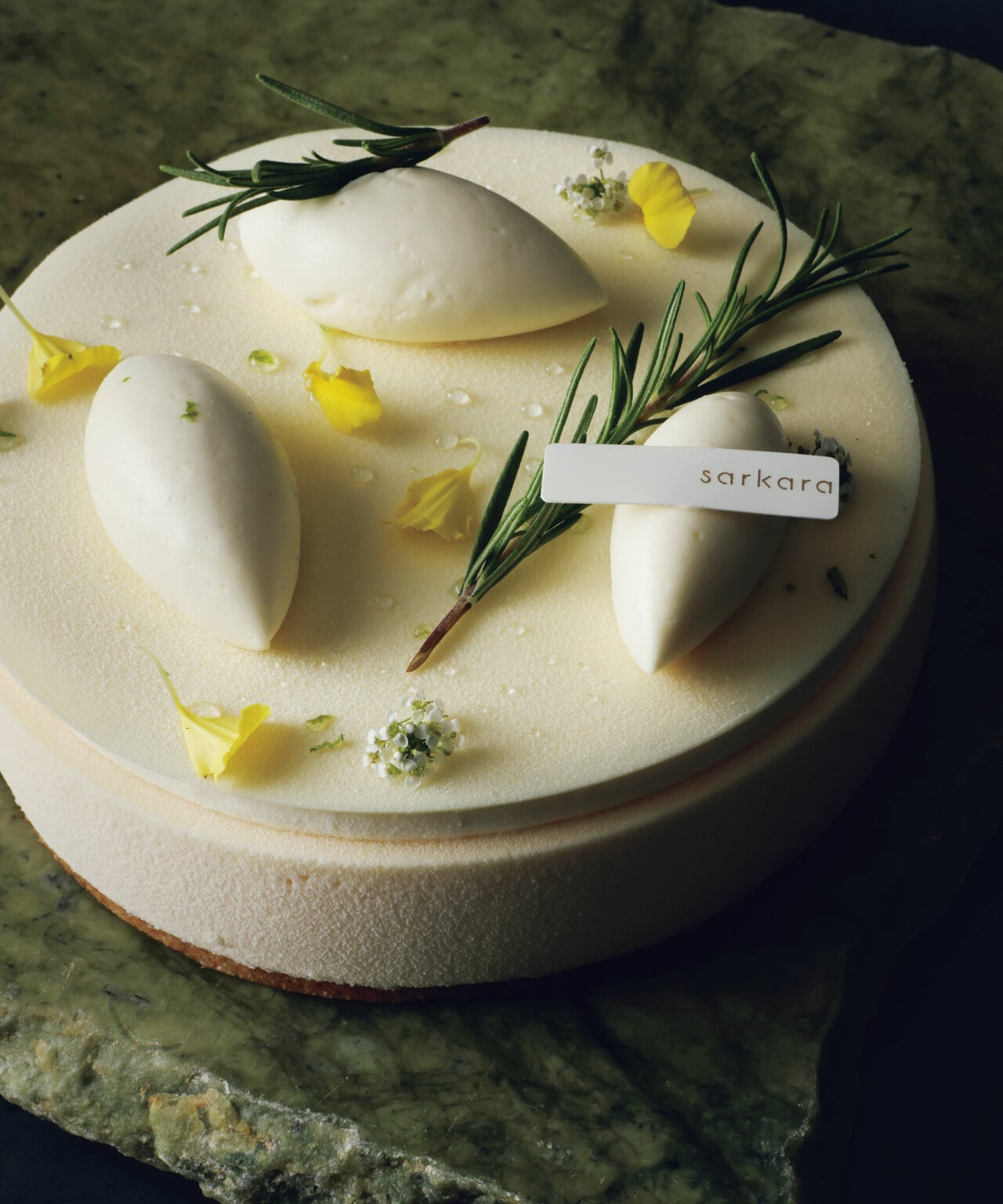 ゼフィール 直径15cm 4,800円　●要予約／sarkara