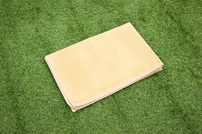 パラフィン帆布フィールドシート 1,500円／ワークマン
