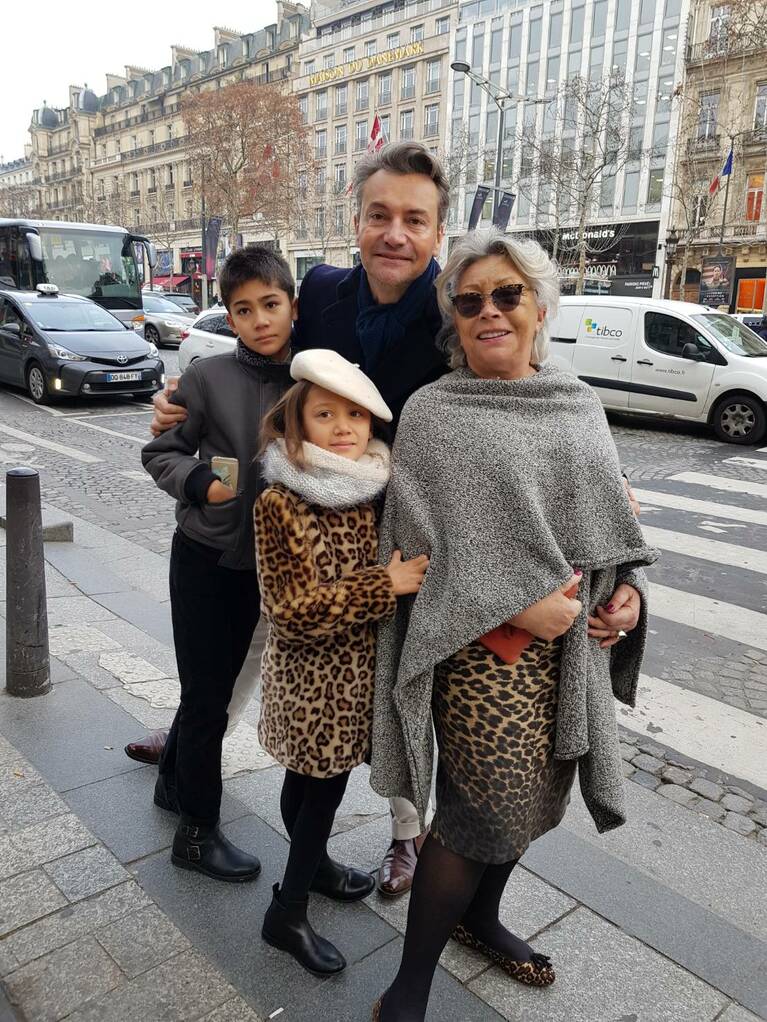 ファミリーで。