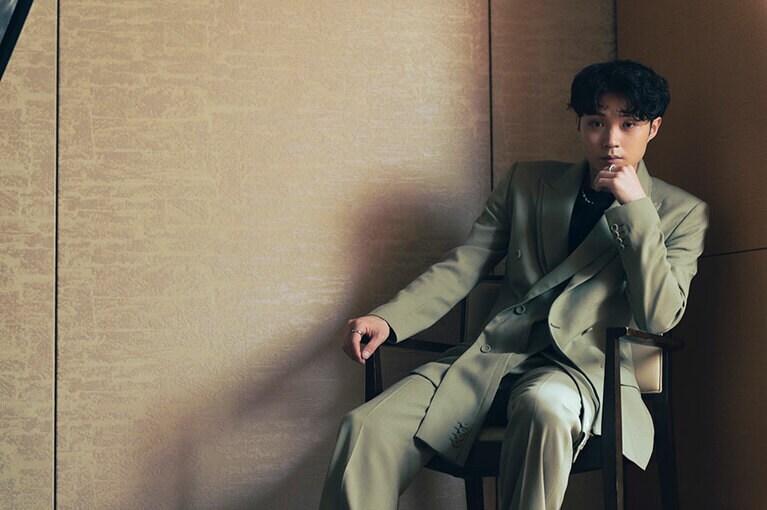 どんな質問に対してもさらりと笑って答える磯村さん。