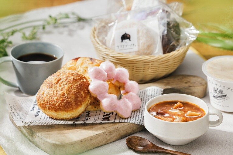 パンやドーナツ、スープなども「Food & Drink Station」で購入できる。