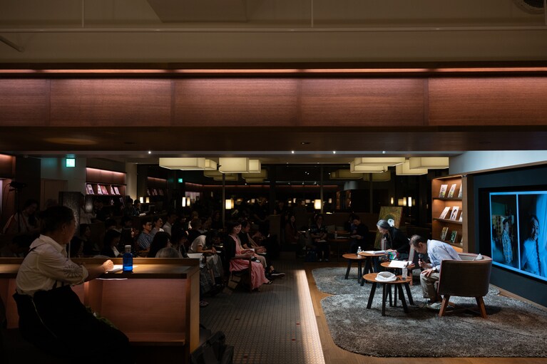 代官山 蔦屋書店で行われた浅野順子さんと近田春夫さんトークイベントにて。