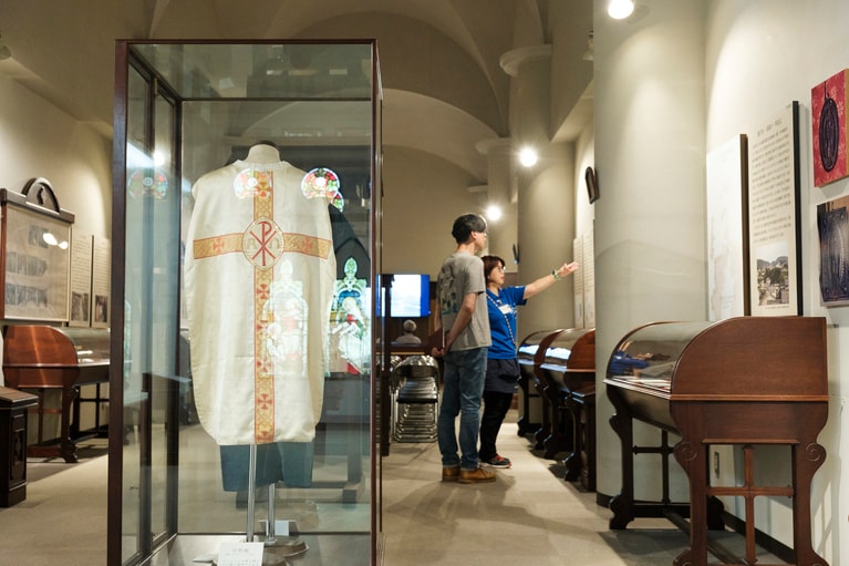 かくれキリシタン関連の展示室へ。