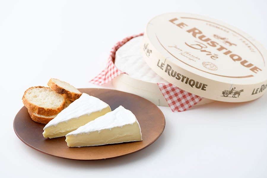 Le Rustique Brie 3,650円(1kg、税込)。