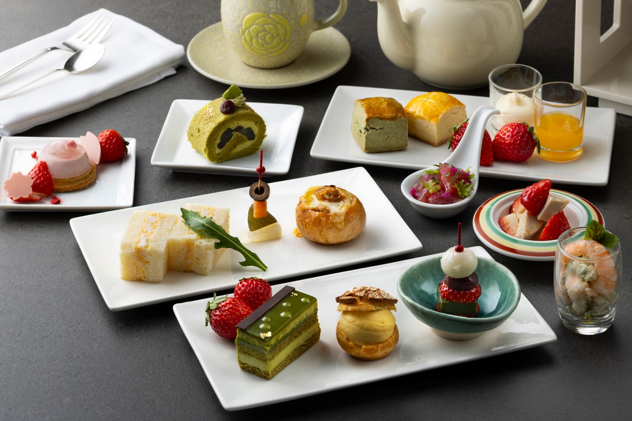 「マルノウチジカン 桜と抹茶のアフタヌーンティー」のイメージ。1名 8,500円（税・サ込）、2日前の20時までに要予約。提供期間／～2026年5月31日（日）まで。