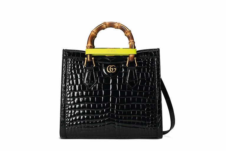 「グッチ ダイアナ」スモール 3,558,500円(税込) H24xW27xD11cm