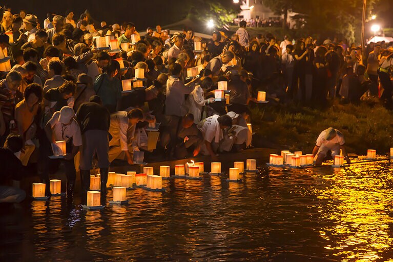 永平寺大灯籠流し。