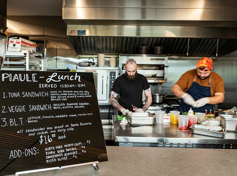 料理はローカルのオーガニックな食材が中心。