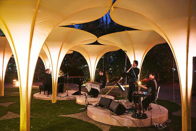 原摩利彦さんらによるサウンド・ライブ・インスタレーション。©Masashi Nagao