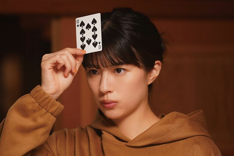 長女・由香は木南晴夏、次女・里香は佐久間由衣、三女・美香は武田玲奈が演じる。©2024映画「おいハンサム!!」製作委員会