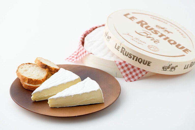 Le Rustique Brie 3,650円(1kg、税込)。