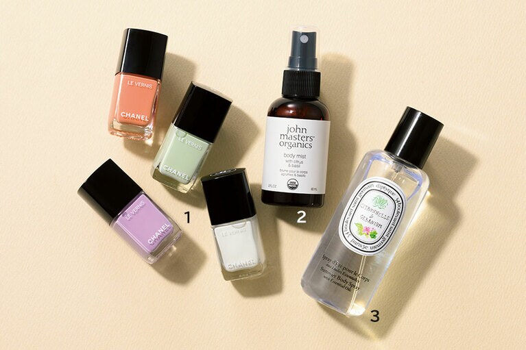 1：シャネル ヴェルニ ロング トゥニュ(左から：931、929、935、927)全6色 13mL 各3,520円 (限定発売中)／シャネル カスタマーケア 
2：C&Bボディミスト 60mL 1,540円／ジョンマスターオーガニック 
3：ディプティック サマー ボディスプレー 100mL 7,590円 (2022年6月16日[木]発売)／ディプティック ジャパン