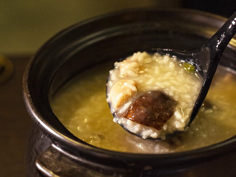 ツレヅレさんお薦めの北菇滑雞粥(ベイグーファージーヂォゥ) 450元／小・2～3人前。