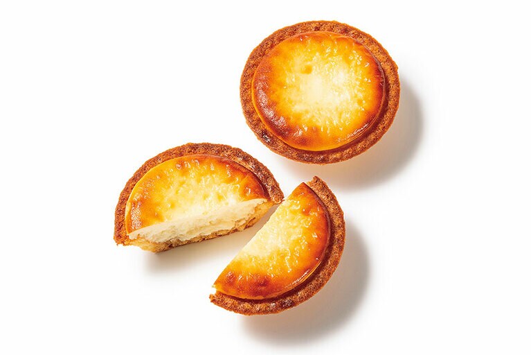 焼きたてチーズタルト1個 216円／BAKE CHEESE TART(グランスタ)