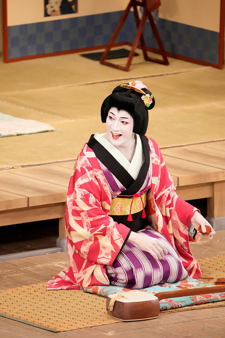 令和6年1月歌舞伎座『狐狸狐狸ばなし』女房おきわ=尾上右近（©松竹）
