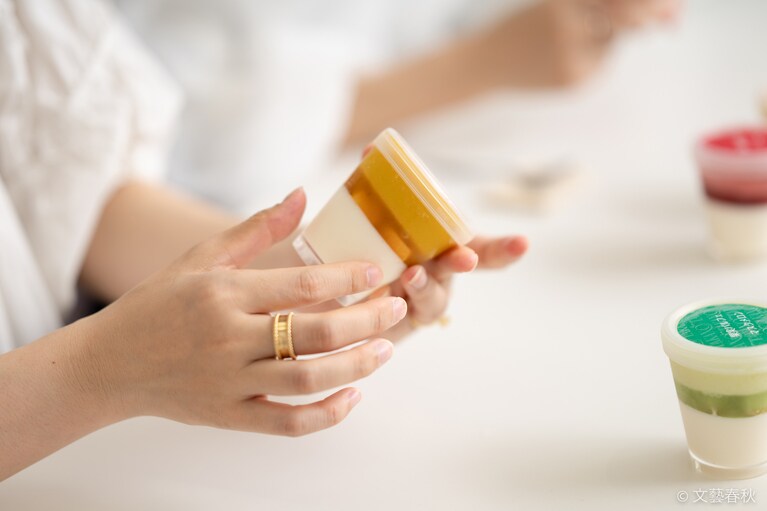 メロン、いちご、マンゴーの3種類が各2個ずつ入ったセット。