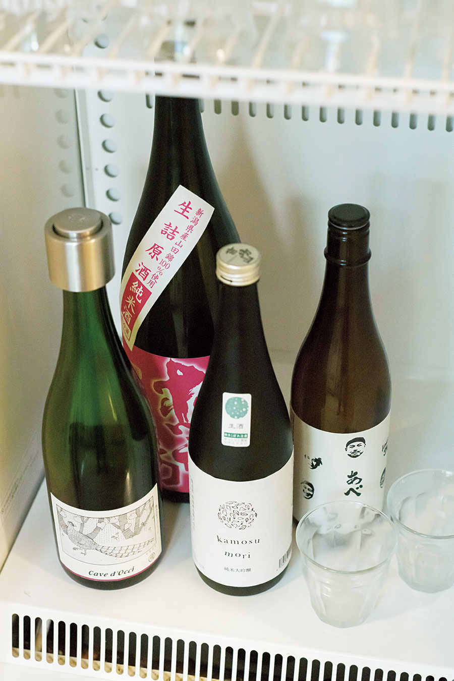 大浴場の湯上がりには日本酒やワインのフリードリンクを用意。冷たい湧水も甘露。