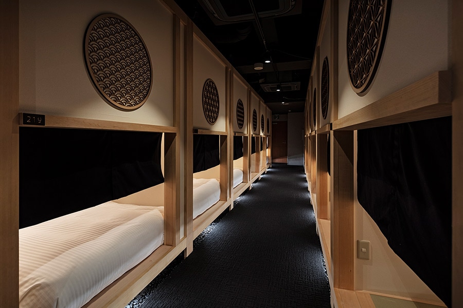 千利休が生み出した茶室の傑作「待庵」を再解釈した和モダンな空間。