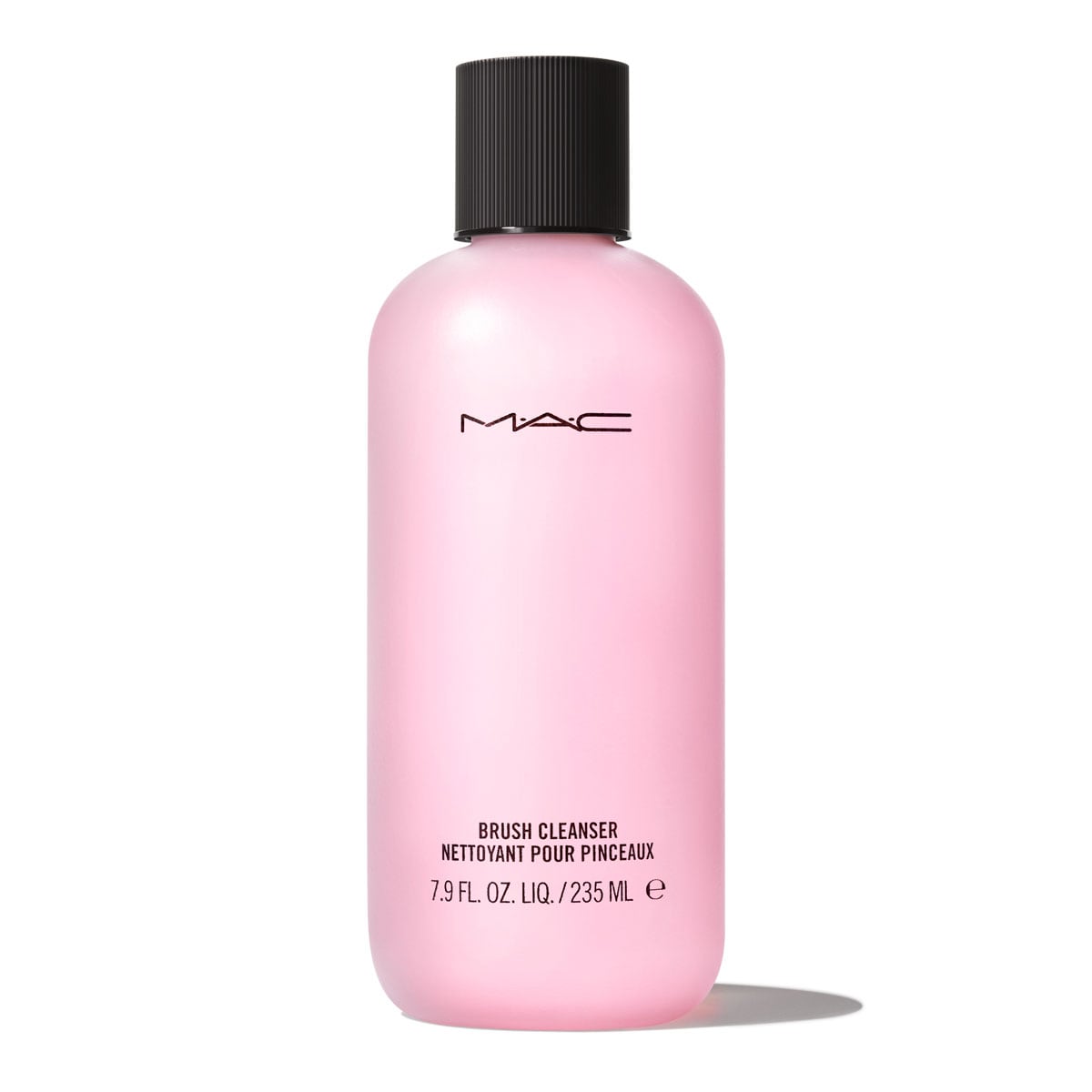 水無しでもOK。殺菌効果があって肌にも安心。M・A・C ブラシ クレンザー 235mL 2,860円／M・A・C（メイクアップ アート コスメティックス）