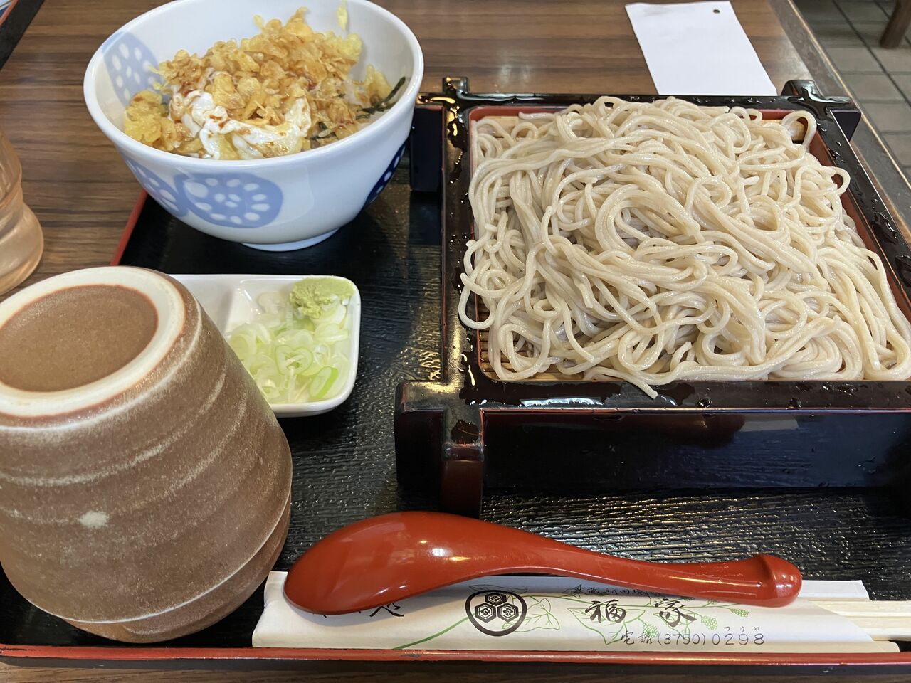 ランチメニューの「たまてんセット」（800円）