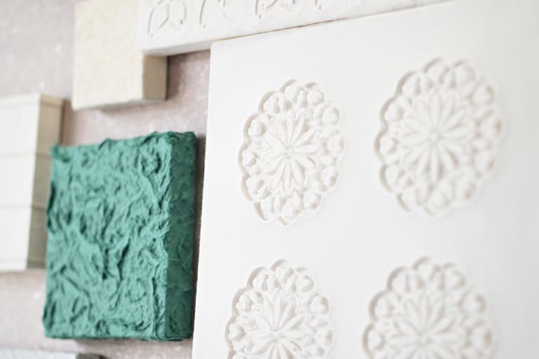 三次元の美しさを放つ創作和紙も。