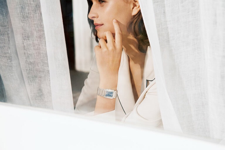 時・分針は夜光付。使うシーンを選ばない！