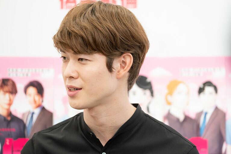 ヒロイン・暢子と結婚する青柳和彦を演じる宮沢氷魚。©文藝春秋