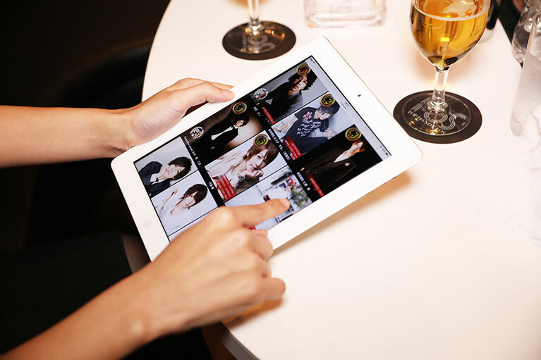 気になるホストを選べる“男本”というシステム。「TOP DANDY I-OS」の男本はi-Padだ。