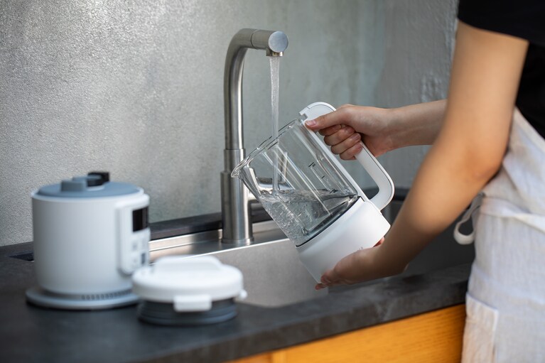 本体とガラス容器は分離式でお手入れもラクラク。