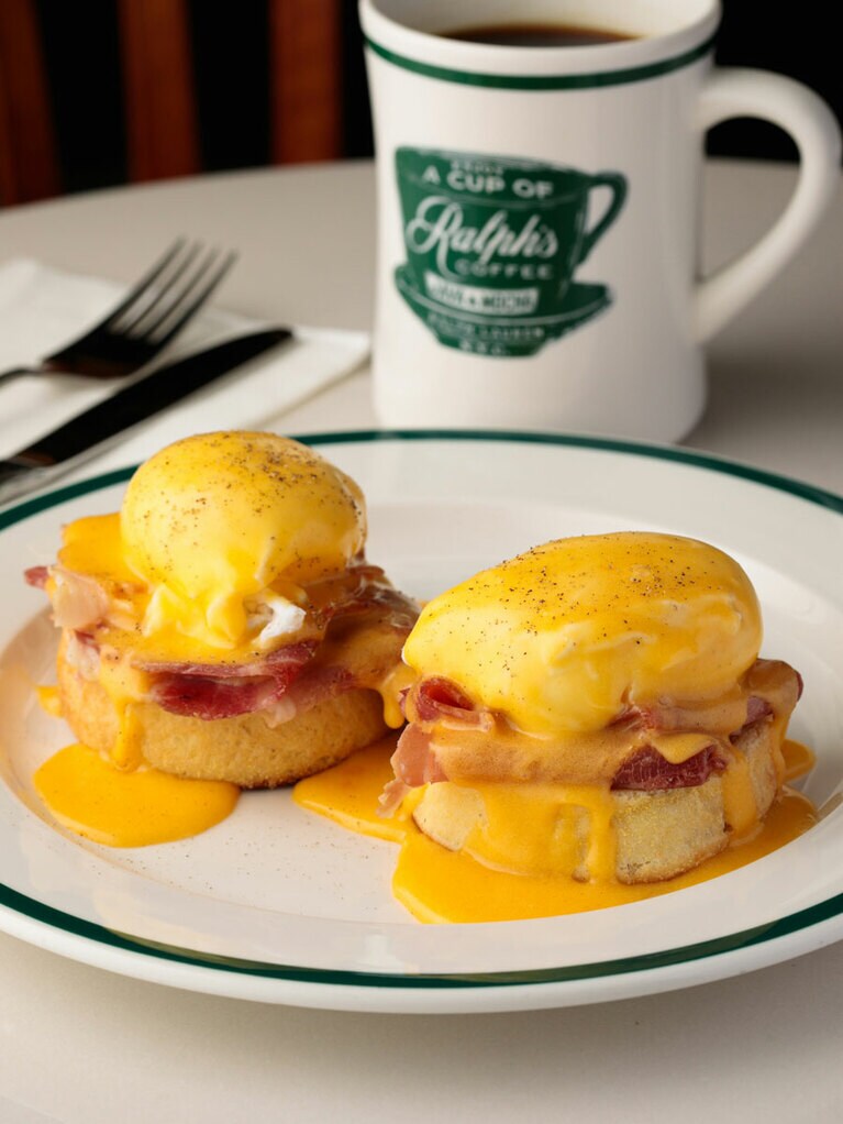 エッグベネディクト 1,650円。