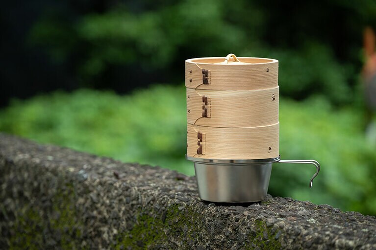 「蒸しぇら」13cm蒸シェラカッププレート＆13cm中華セイロ（2段）セット5,580円、シェラカップ（別売）／OOPARTS