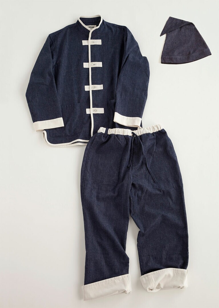 “kung-fu” pajama 22,000円、2サイズ展開。“night cap” 3,000円、フリーサイズ。