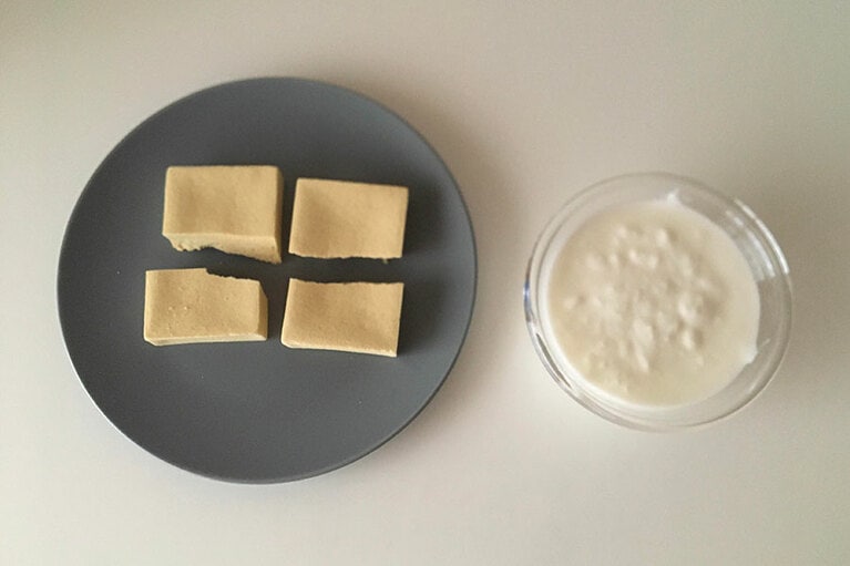 高野豆腐は切っておくと戻りやすい。