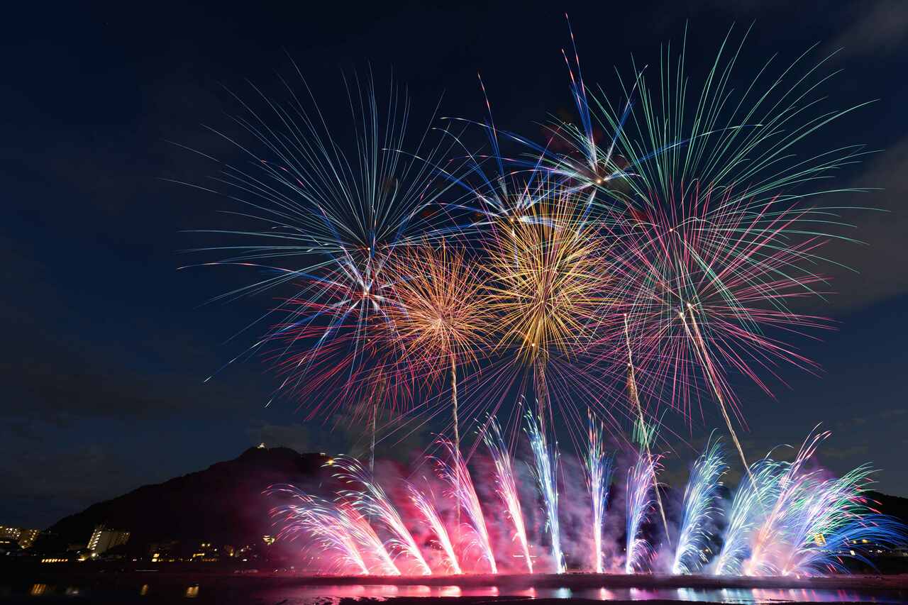 【岐阜県岐阜市】ぎふ長良川花火大会。