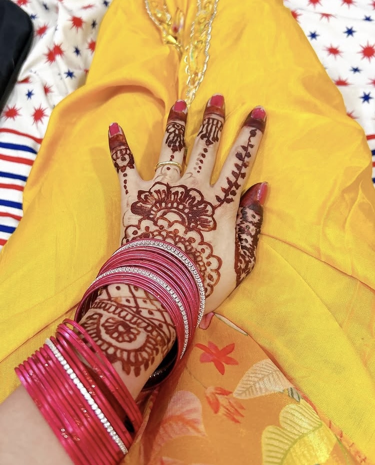 インドのお祭りの様子。SNSやYouTubeではインドの文化についても発信している（本人Instagramより）